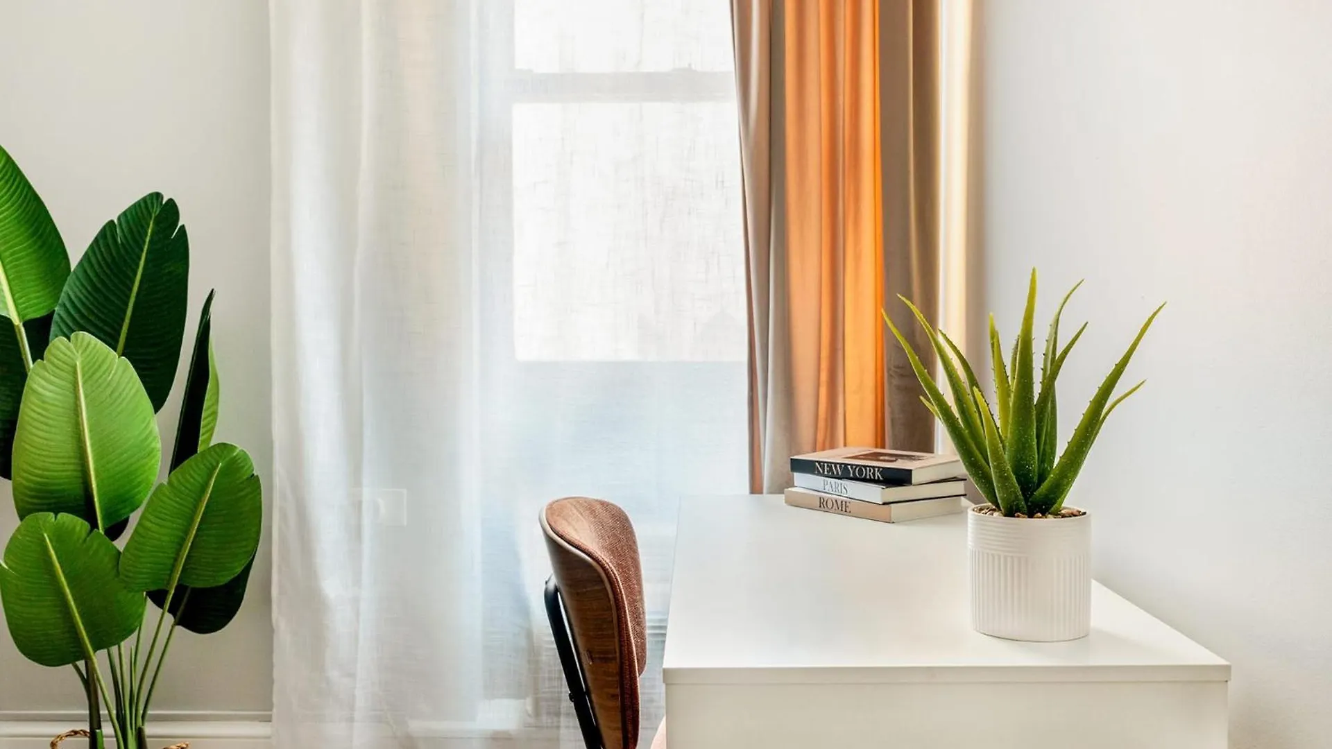 73-410 Luxury 24 Dm New Studio Uws Gym Laundry New York 0*,  United States